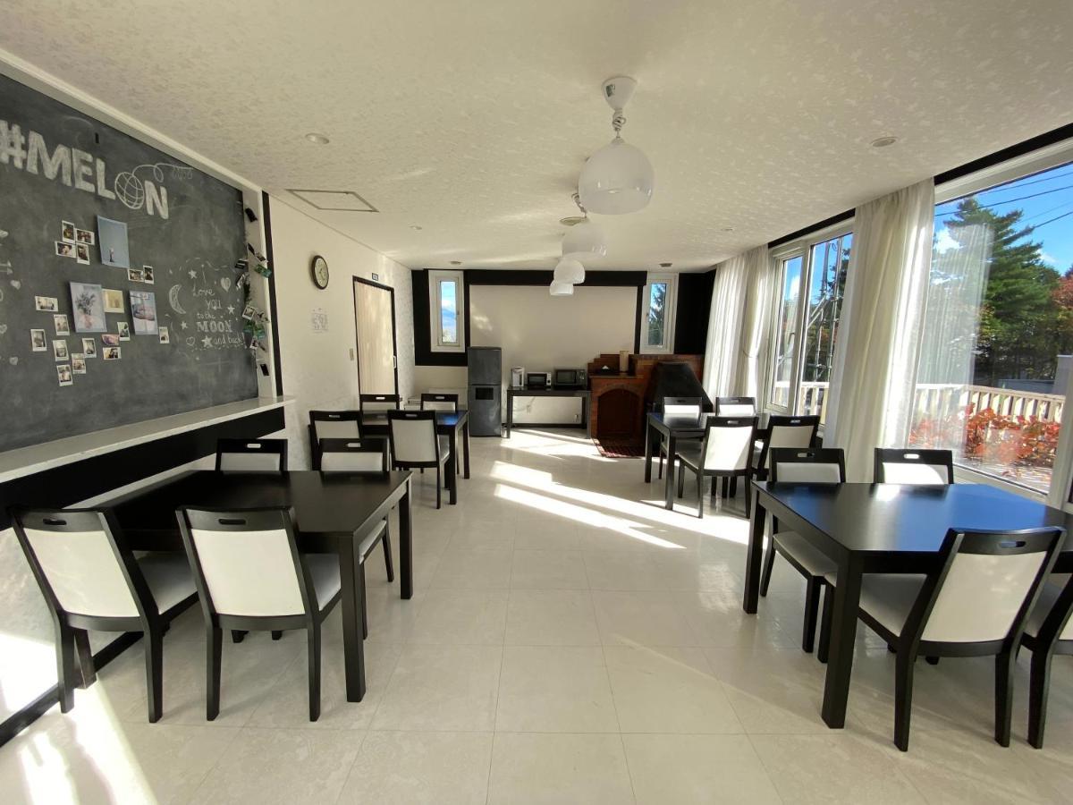 Petit Hotel Melon Nakafurano Zewnętrze zdjęcie